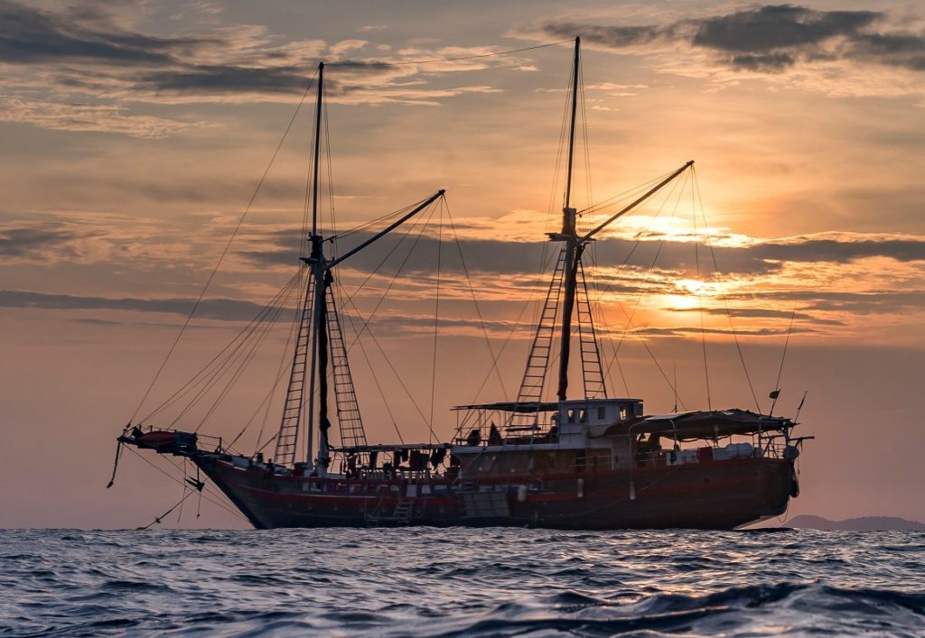 Pro Liveaboard sunset.