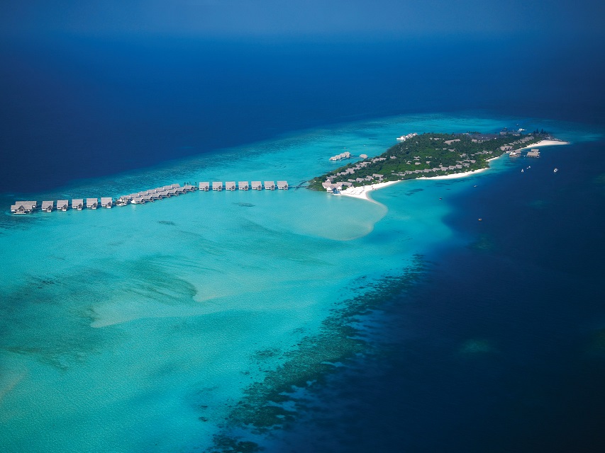 PADI IDC Internship Maldives. Scuba Dive Online. 4 Seasons. Island.