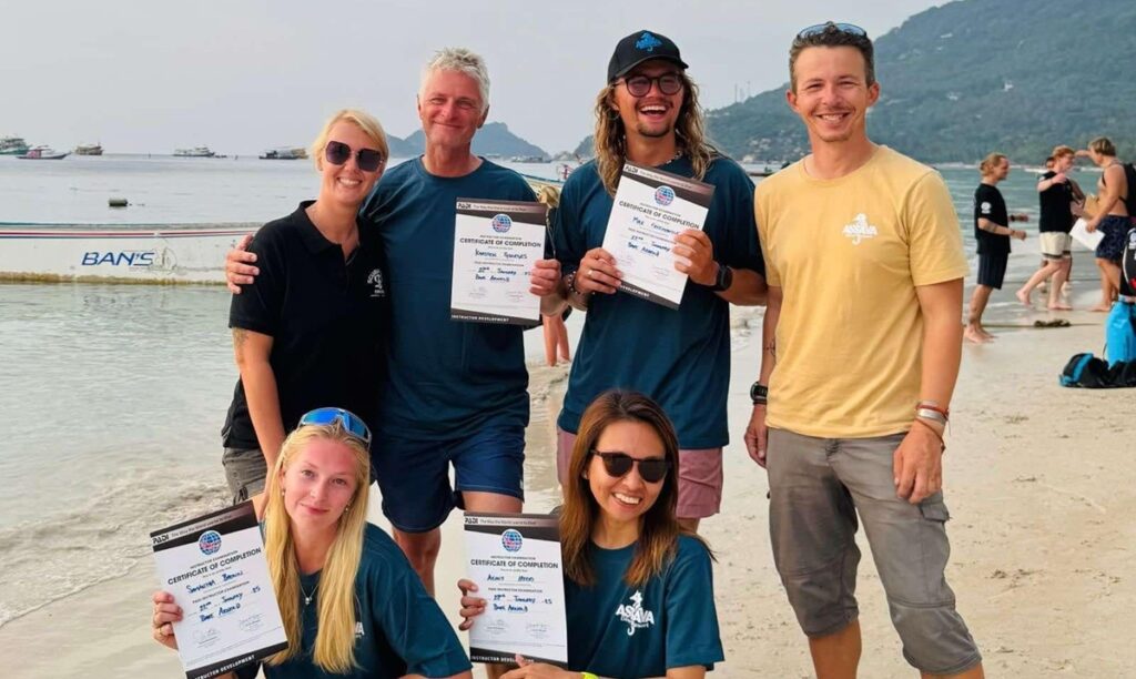 PADI IDC at Assava, Koh Tao. With Scuba Dive online.