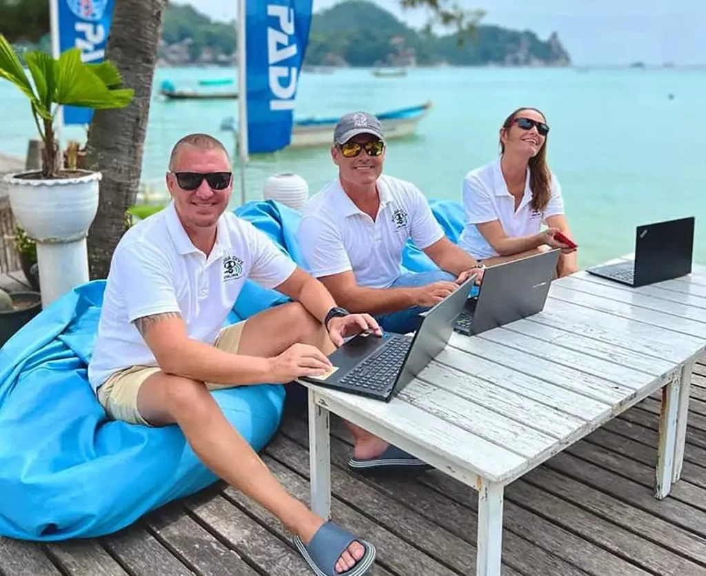 PADI Course Director Team at Scuba Dive Online – Monique, Neil & Tim in Action"