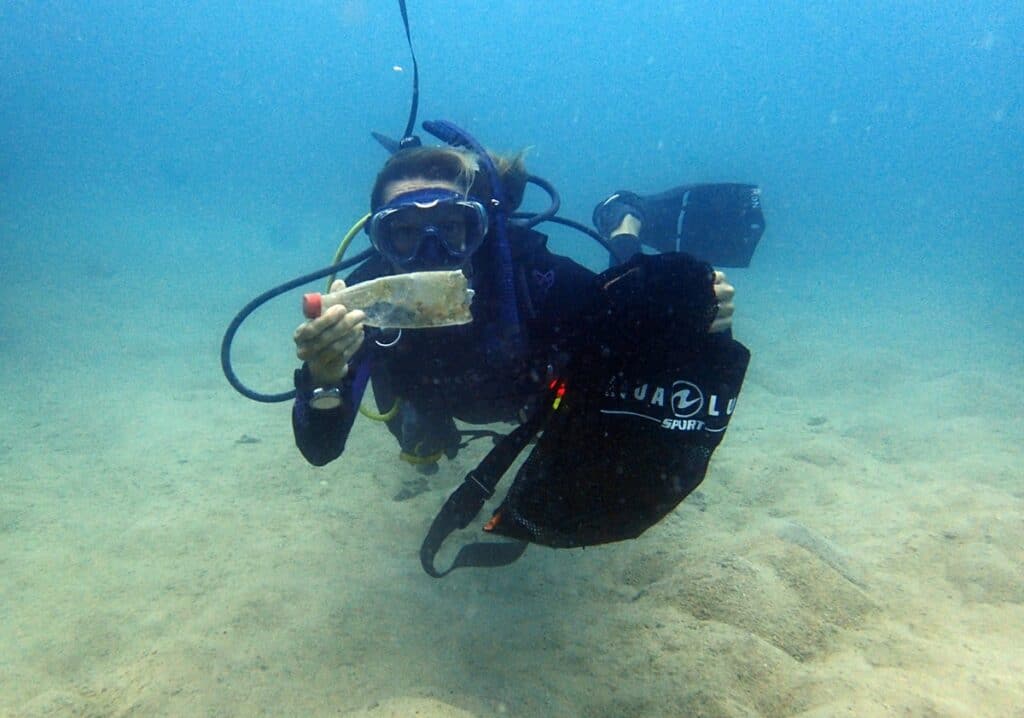 PADI AWARE. World Ocean Day with Scuba Dive Online.