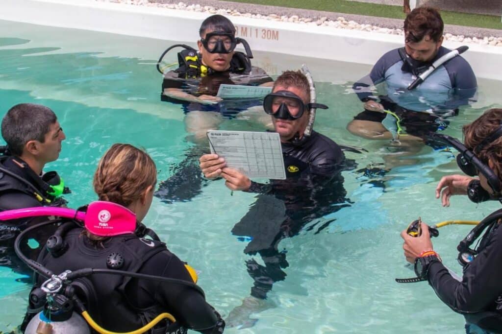 PADI IDC on Koh Tao. Davy Jones Locker and Scuba Dive Online.