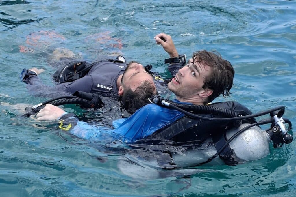 PADI Divemaster Koh Tao. PADI Rescue course. Scuba Dive Online